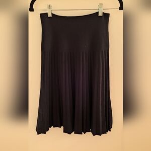 Mia Mod Summer Weight Black Pleated  Skirt